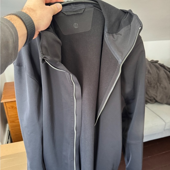 lululemon athletica Men's Black Windbreaker - Picture 12 of 16